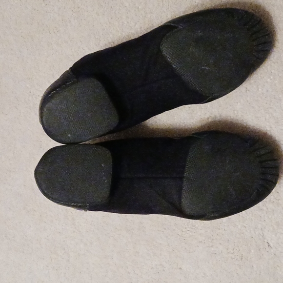 So Danca JZ43 4.5 black neoprene split sole jazz shoe. - Picture 2 of 4